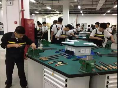 雙元制教育模式 培育“未來工廠”員工的創(chuàng)新實(shí)踐